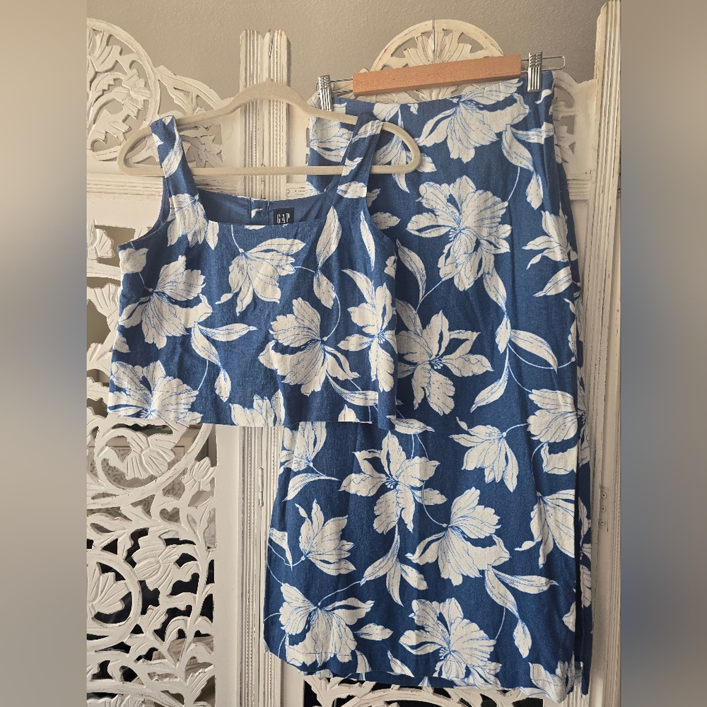 GAP Blue and White Floral Two-Piece Set